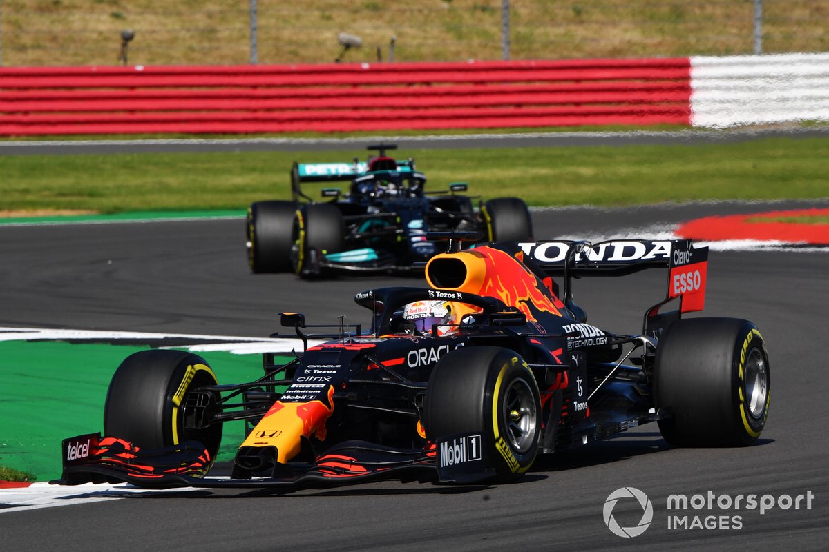 Max Verstappen, Red Bull Racing RB16B, Lewis Hamilton, Mercedes W12