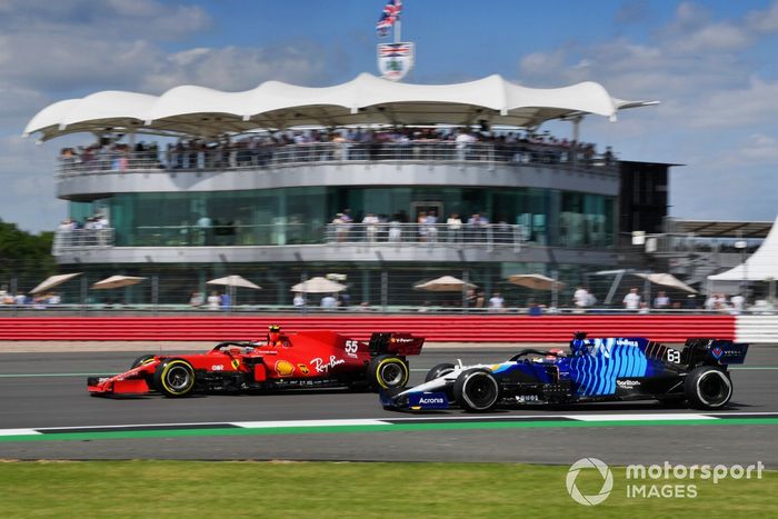 Carlos Sainz Jr., Ferrari SF21, George Russell, Williams FW43B
