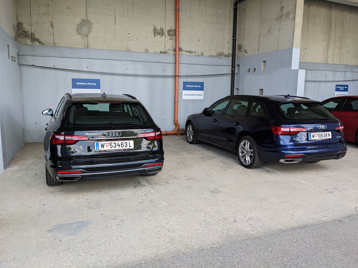 Audi A4; Alexander Albon, Nicholas Latifi
