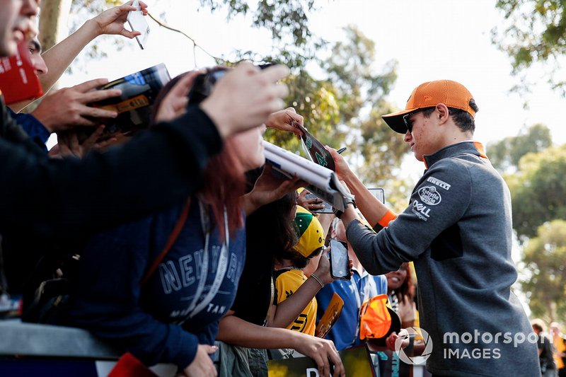 Lando Norris, McLaren signs autographs for fans