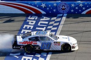 Race Winner Cole Custer, Stewart-Haas Racing, Ford Mustang Thompson Pipe/Haas CNC