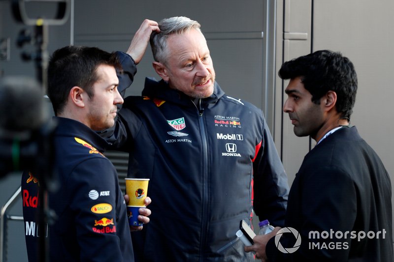 Jonathan Wheatley, Red Bull Racing Team Manager talks with Karun Chandhok, Sky TV