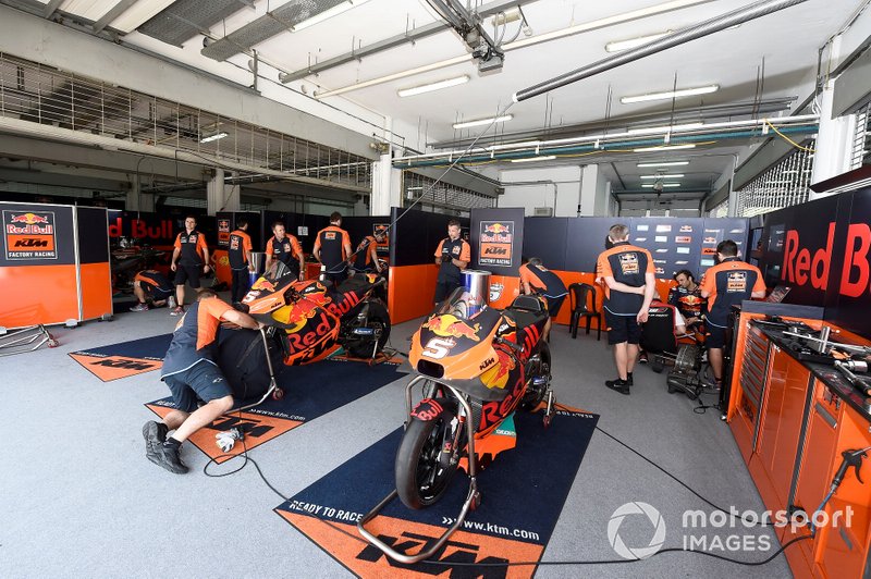 Red Bull KTM Factory Racing garage