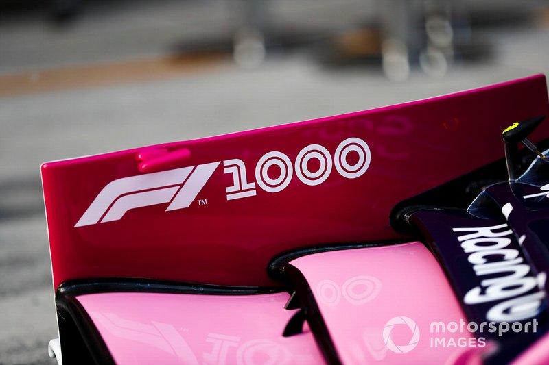 Símbolo de las 1.000 carreras de la F1 en el Racing Point RP19