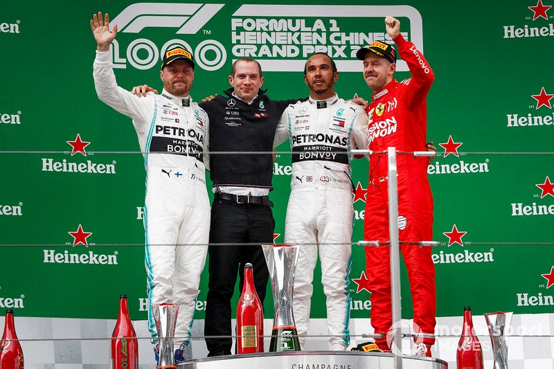 Podio: el ganador Lewis Hamilton, Mercedes AMG F1, segundo Valtteri Bottas, Mercedes AMG F1 y tercero Sebastian Vettel, Ferrari