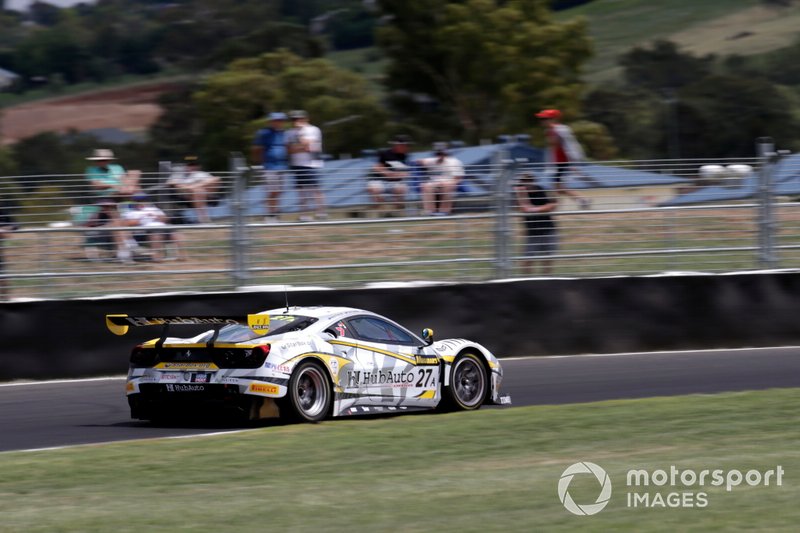 #27 HubAuto Corsa Ferrari 488 GT3: Nick Foster, Tim Slade, Nick Percat