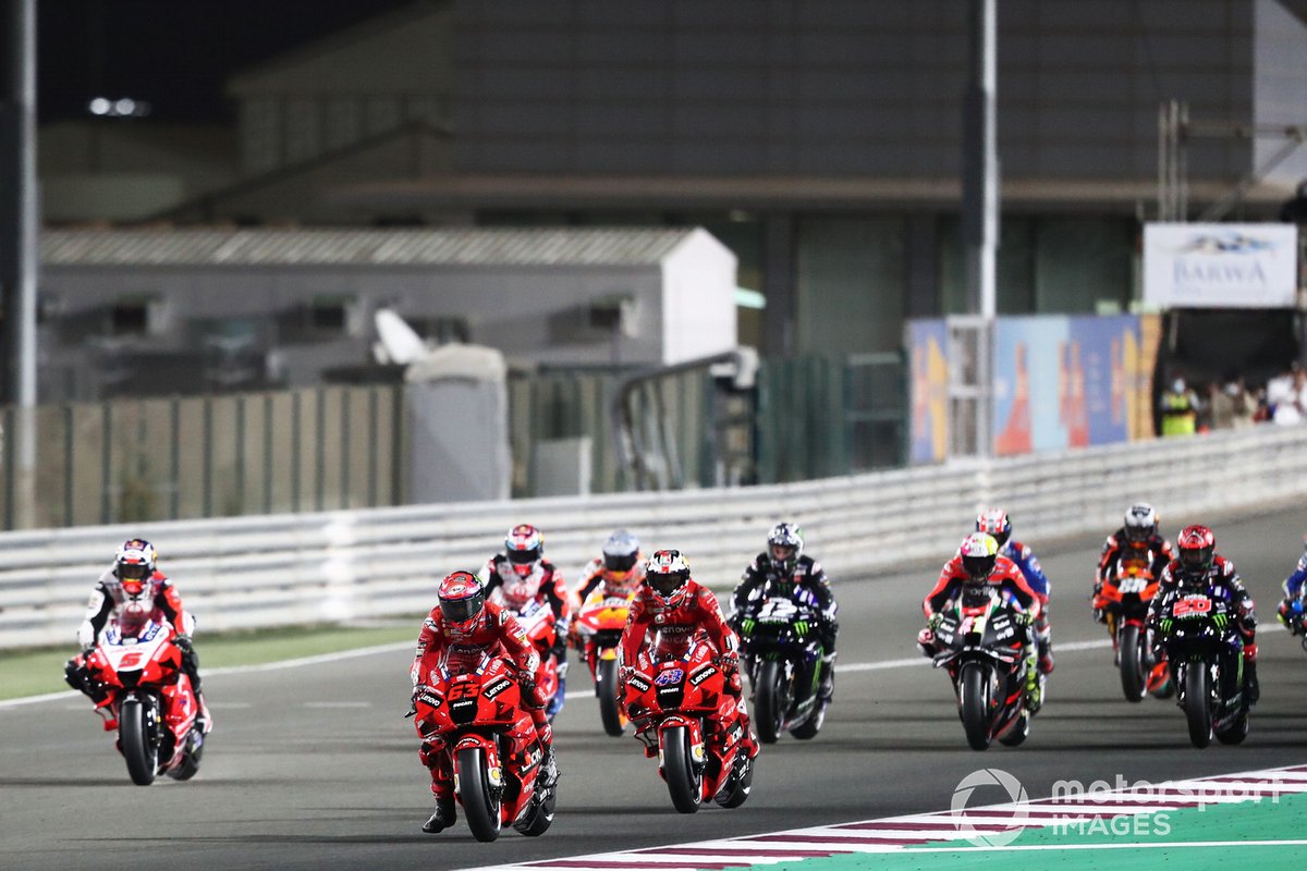 Pecco Bagnaia prend la tête