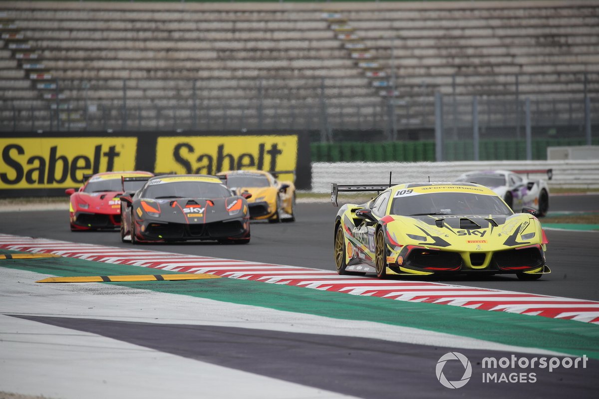 Ernst Kirchmayr, Baron Motorsport precede Roger Grouwels, Race Art - Kroymans