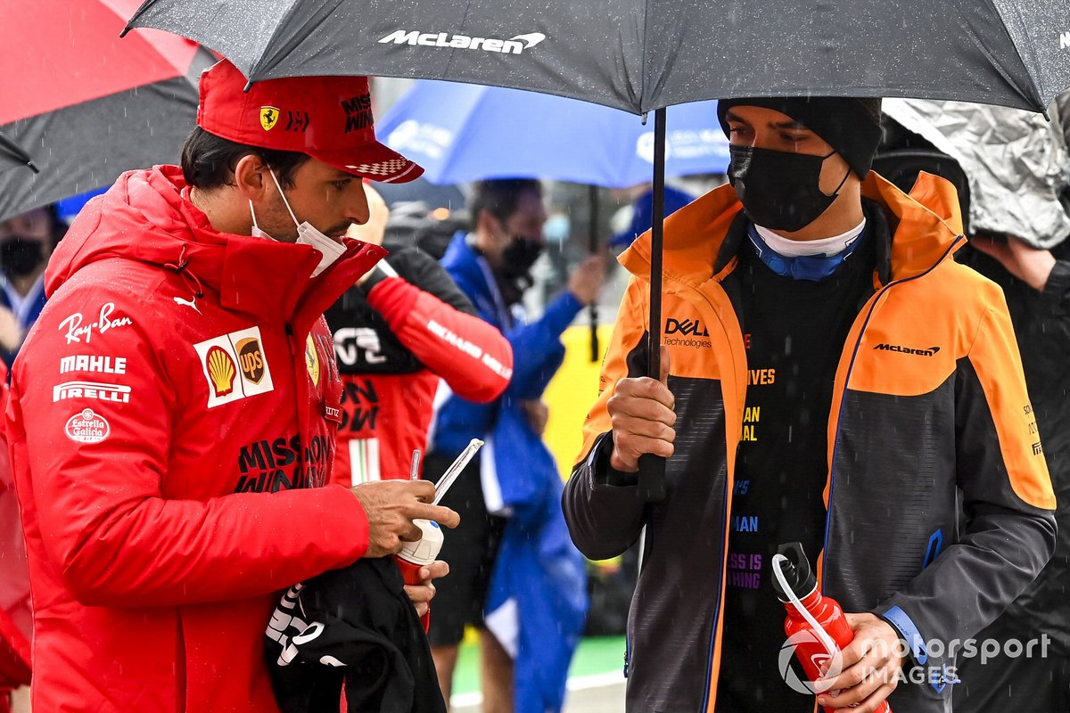 Carlos Sainz Jr., Ferrari, with Lando Norris, McLaren