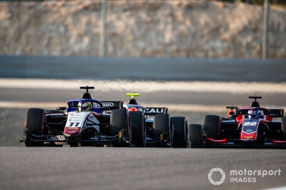 Louis Deletraz, Charouz Racing System leads Luca Ghiotto, Hitech Grand Prix and Roy Nissany, Trident 