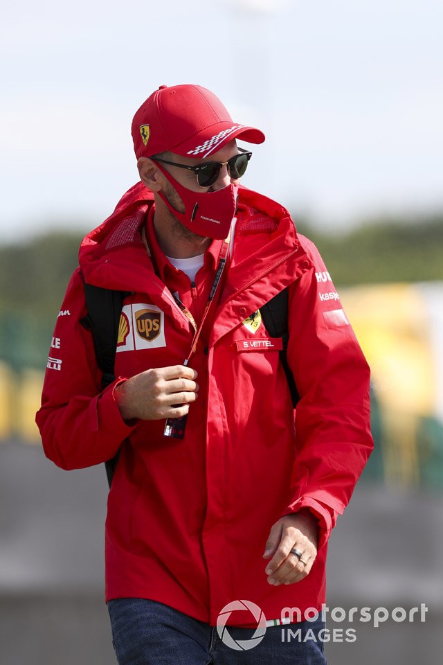Sebastian Vettel, Ferrari arriva nel paddock