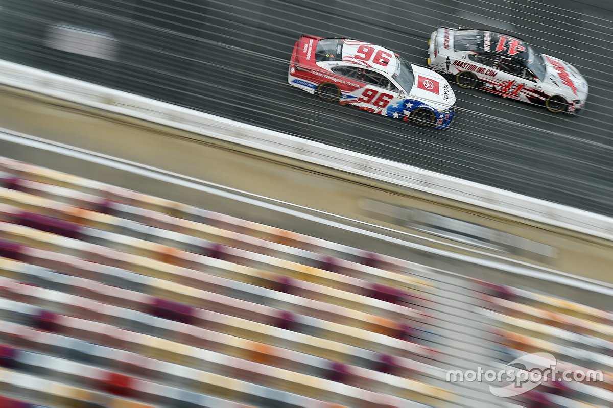 Cole Custer, Stewart-Haas Racing, Ford Mustang, Daniel Suarez, Gaunt Brothers Racing, Toyota Camry