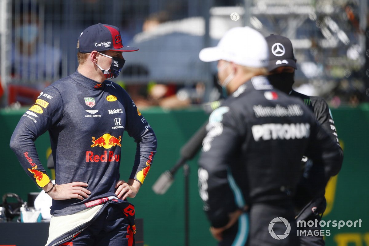 Max Verstappen, Red Bull Racing, Lewis Hamilton, Mercedes-AMG Petronas F1, y Valtteri Bottas, Mercedes F1 W11 EQ Performance