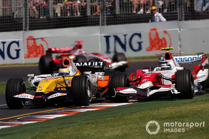 Giancarlo Fisichella, Renault R27 and Jarno Trulli, Toyota TF107