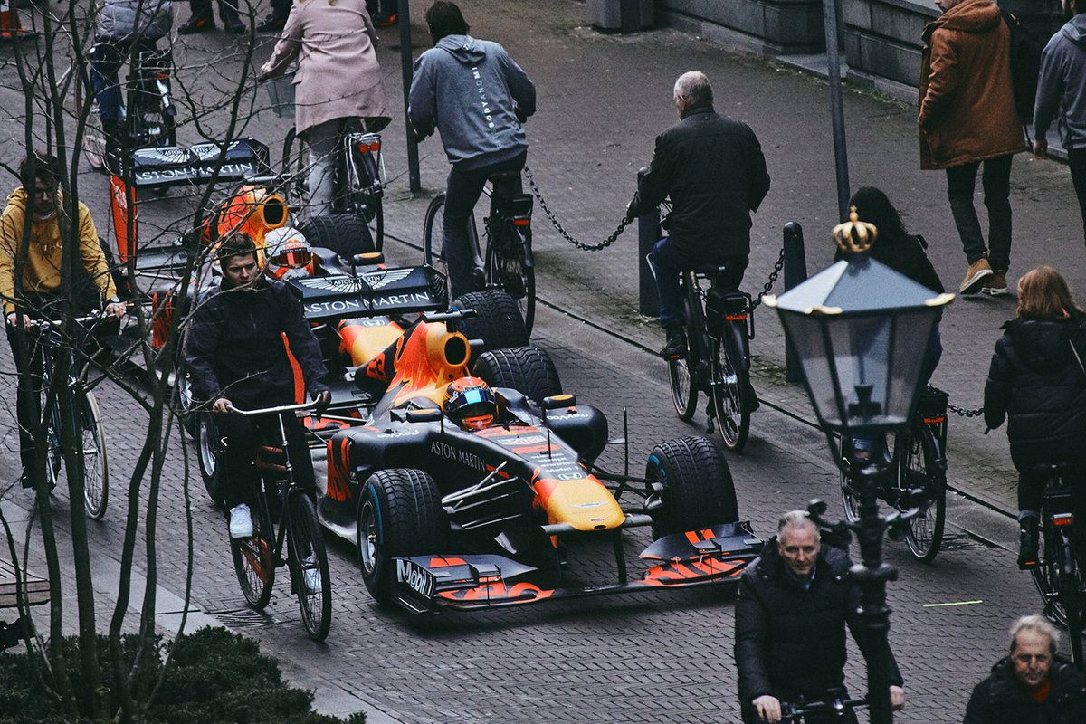 Max Verstappen y Alexander Albon, Red Bull Racing