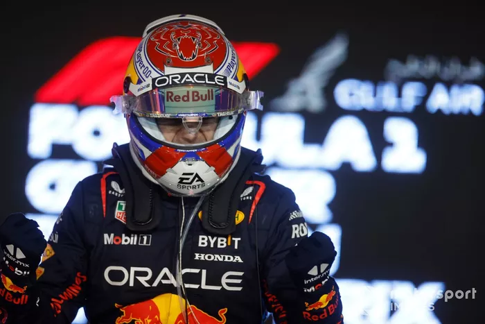 Max Verstappen, Red Bull Racing, 1ª posición, celebra su llegada al Parc Ferme