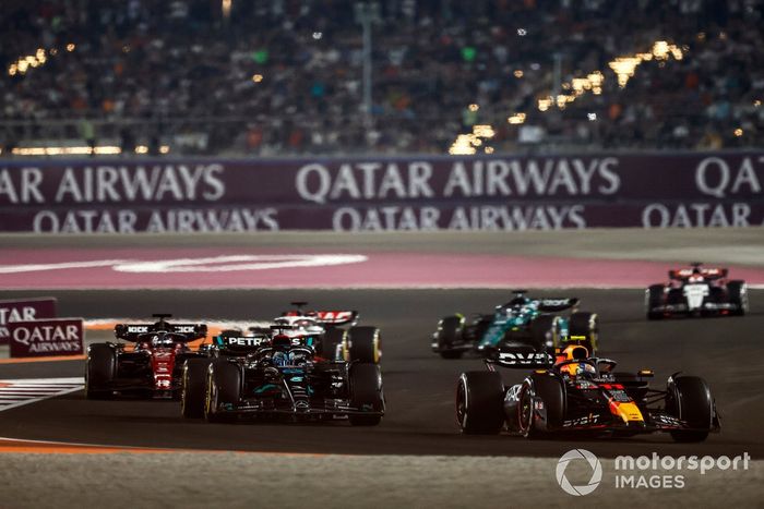 Sergio Pérez, Red Bull Racing RB19, George Russell, Mercedes F1 W14, Valtteri Bottas, Alfa Romeo C43