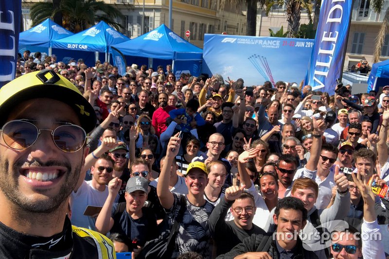 Demostración de Daniel Ricciardo en las calles de Niza, Francia