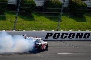 Race Winner Cole Custer, Stewart-Haas Racing, Ford Mustang FIMS Manufacturing