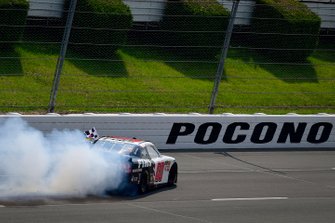 Race Winner Cole Custer, Stewart-Haas Racing, Ford Mustang FIMS Manufacturing