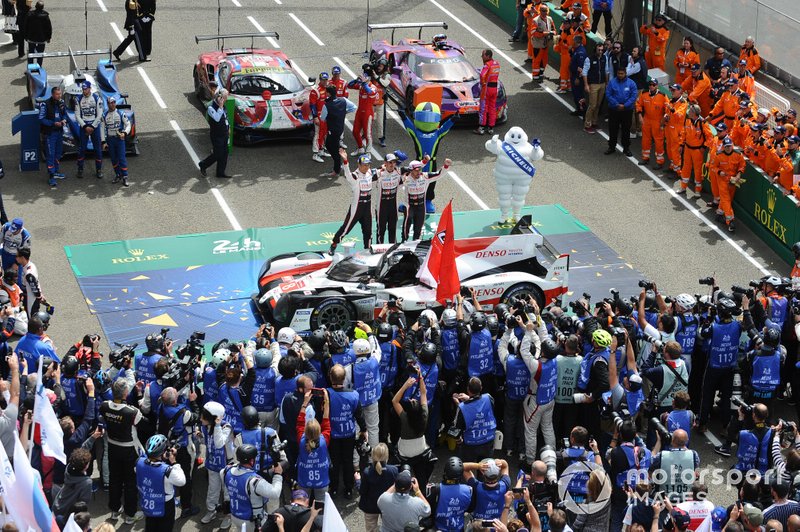 Vainqueurs : #8 Toyota Gazoo Racing Toyota TS050: Sébastien Buemi, Kazuki Nakajima, Fernando Alonso