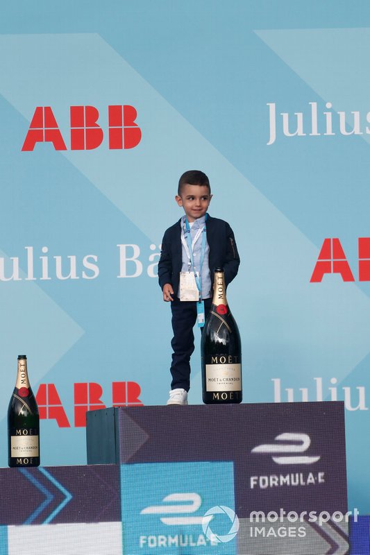 Son of Sébastien Buemi, Nissan e.Dams, on the podium