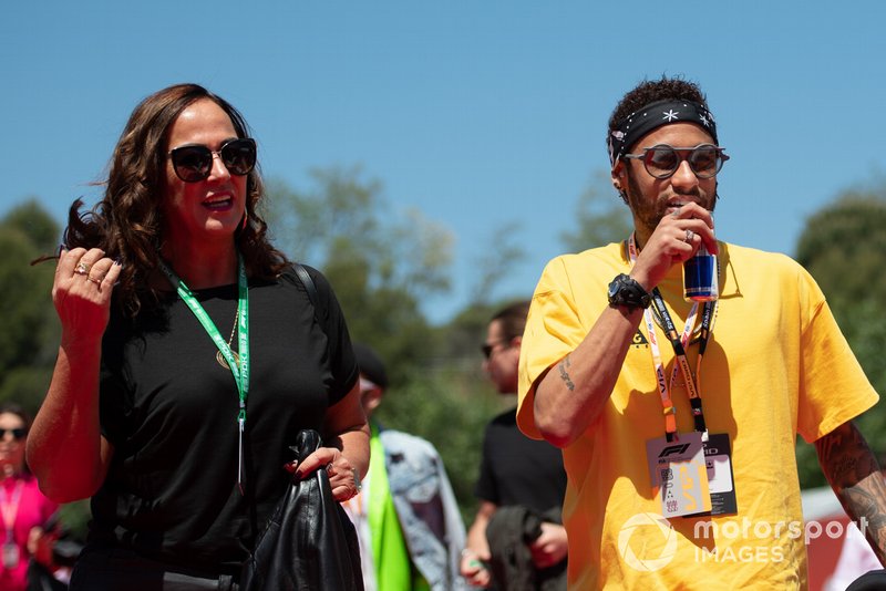 Neymar jr en el paddock