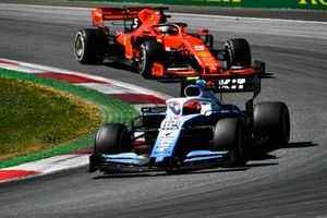 Robert Kubica, Williams FW42, precede Sebastian Vettel, Ferrari SF90