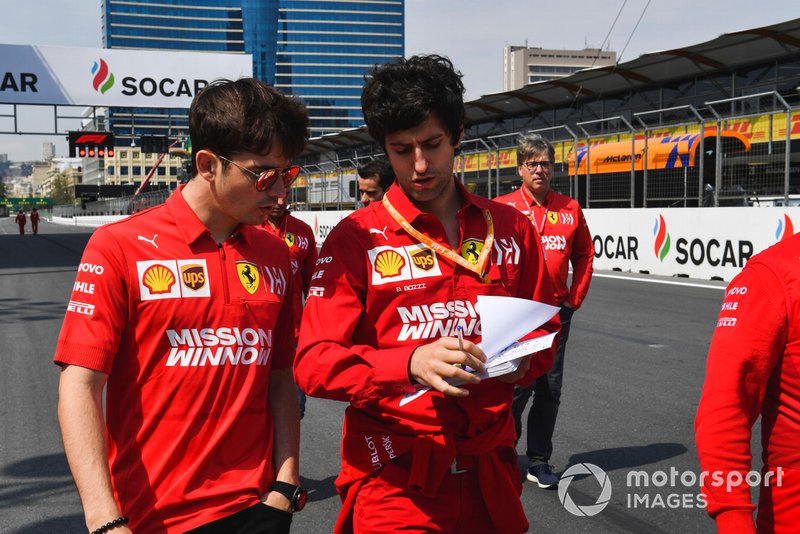 Charles Leclerc, Ferrari cammina in pista con i suoi ingegneri