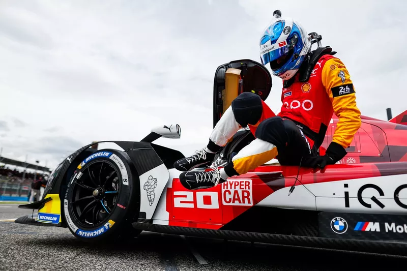 #20 BMW M Team WRT BMW M Hybrid V8 : Rene Rast