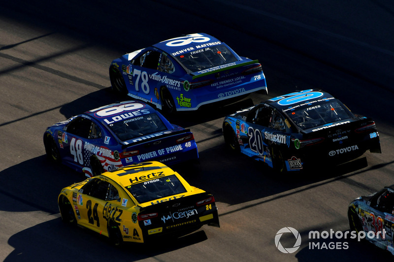 Martin Truex Jr., Furniture Row Racing, Toyota Camry Auto-Owners Insurance and Jimmie Johnson, Hendrick Motorsports, Chevrolet Camaro Lowe's Power of Pride
