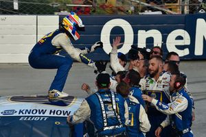 Race winner Chase Elliott, Hendrick Motorsports, Chevrolet Camaro