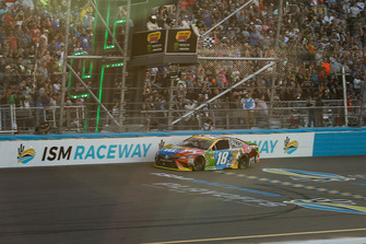 1. Kyle Busch, Joe Gibbs Racing, Toyota Camry M&M's