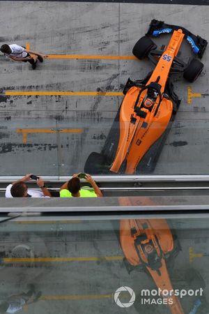 Carlos Sainz Jr., McLaren MCL33