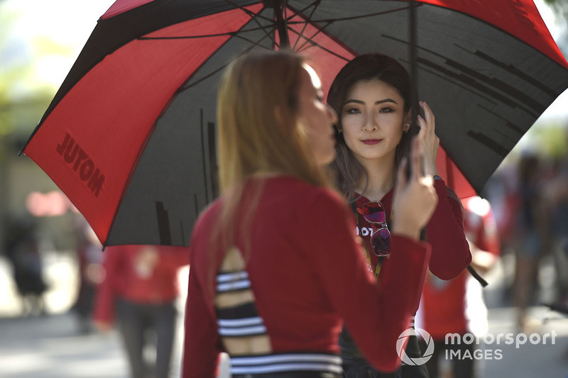 Une grid girl