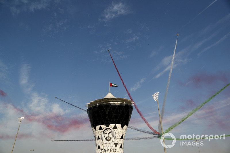 Aerobatic display by Al Fursan over the Sham Tower 