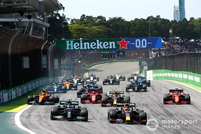 Max Verstappen, Red Bull Racing RB16B, Valtteri Bottas, Mercedes W12, Sergio Perez, Red Bull Racing RB16B 