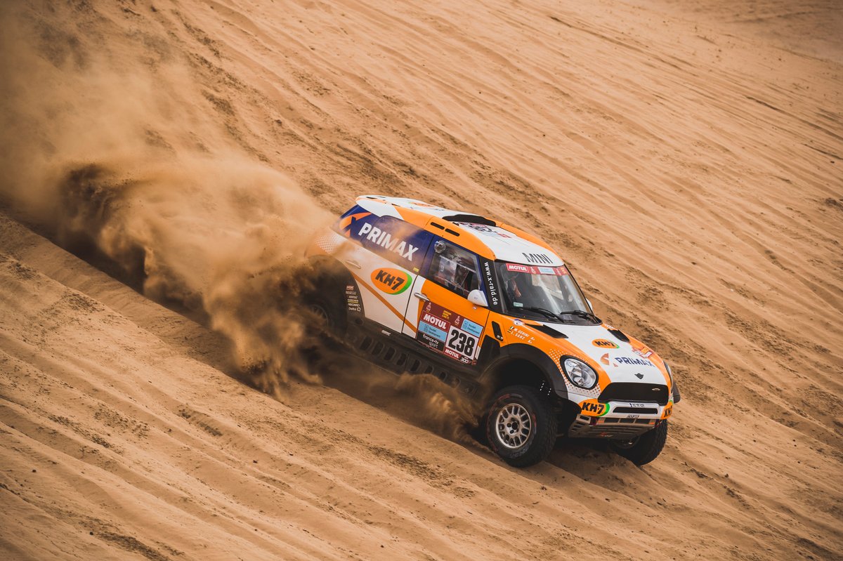 #238 X-Raid Mini John Cooper Works Rally Mini: Laia Sanz, Maurizio Gerini