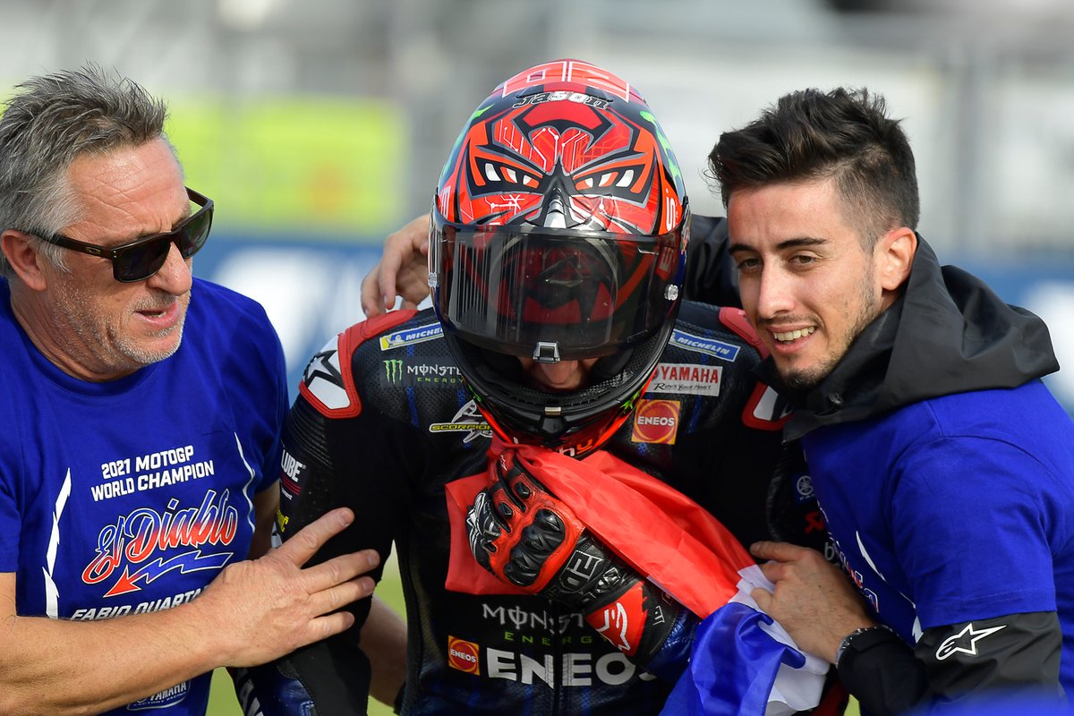 El Campeón del Mundo Fabio Quartararo, Yamaha Factory Racing celebra