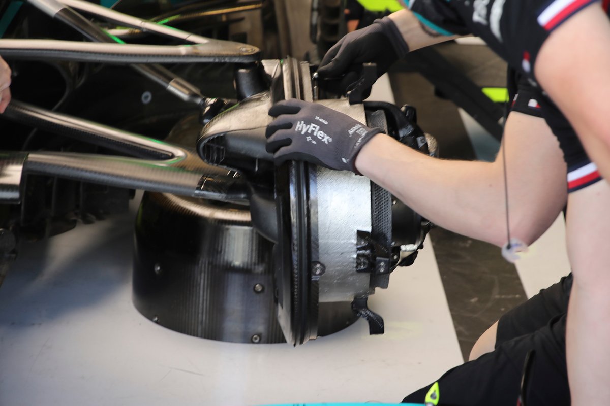 Mercedes W12 brake detail