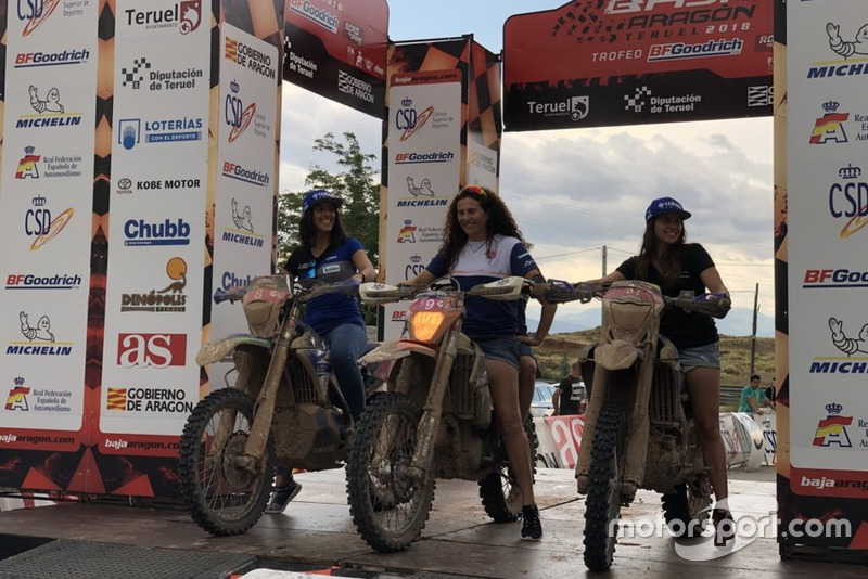 Podio femenino Baja Aragón 2018: Rosa Romero, Sara García y Rita Vieira