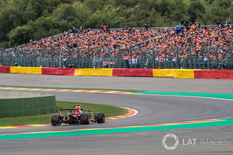 Max Verstappen, Red Bull Racing RB14 con fans