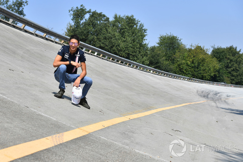 Esteban Ocon, Racing Point Force India F1 Team on the Monza banking