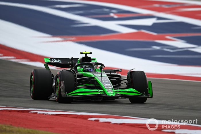 Zhou Guanyu, Stake F1 Team KICK Sauber C44