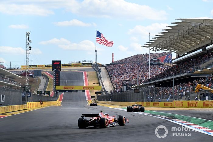 Max Verstappen, Red Bull Racing RB20, Lando Norris, McLaren MCL38, Carlos Sainz, Ferrari SF-24