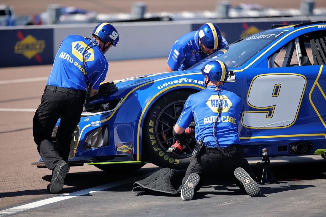 Chase Elliott, Hendrick Motorsports Chevrolet, tripulación