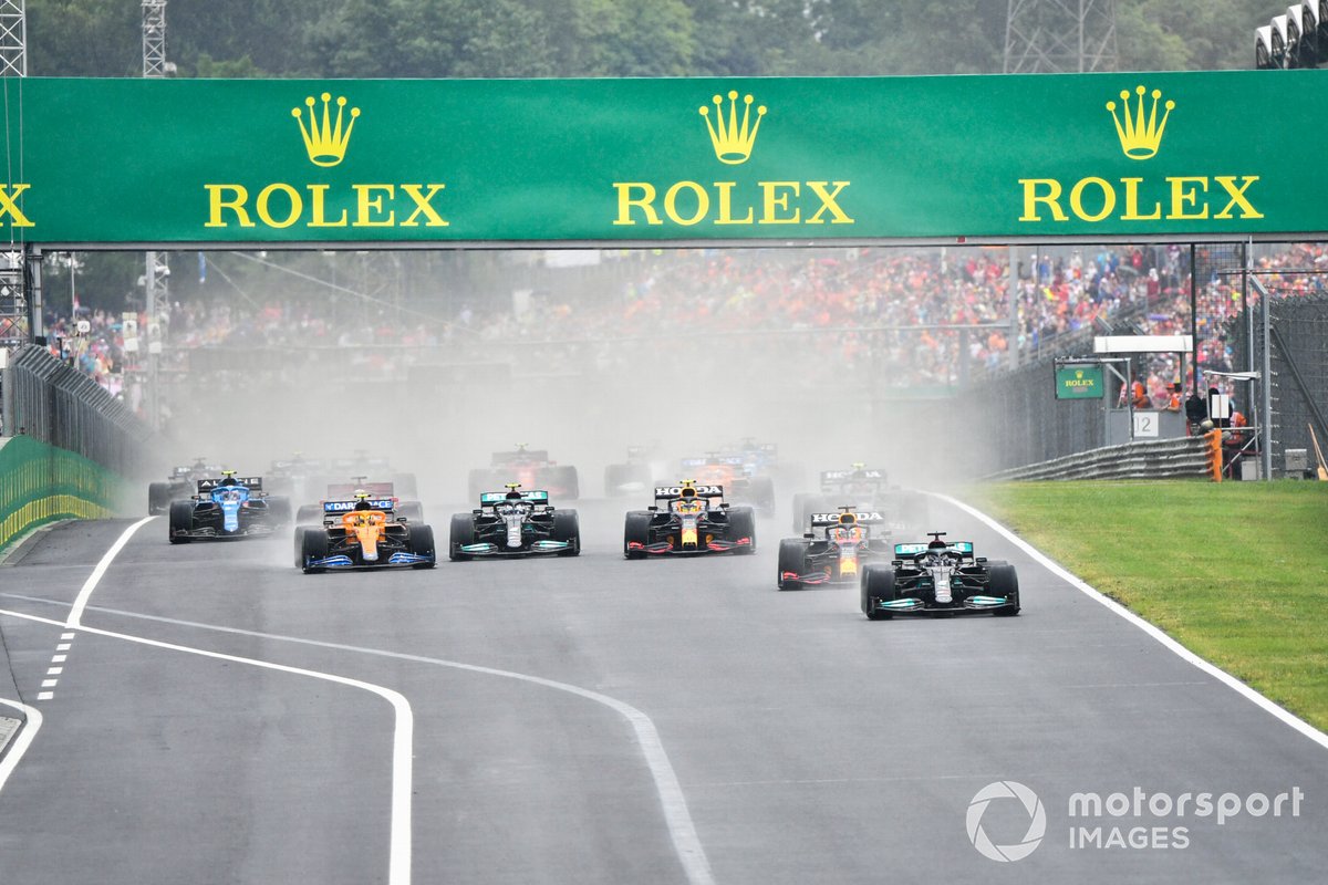 Arrancada Lewis Hamilton, Mercedes W12, Sergio Pérez, Red Bull Racing RB16B, Valtteri Bottas, Mercedes W12, Lando Norris, McLaren MCL35M