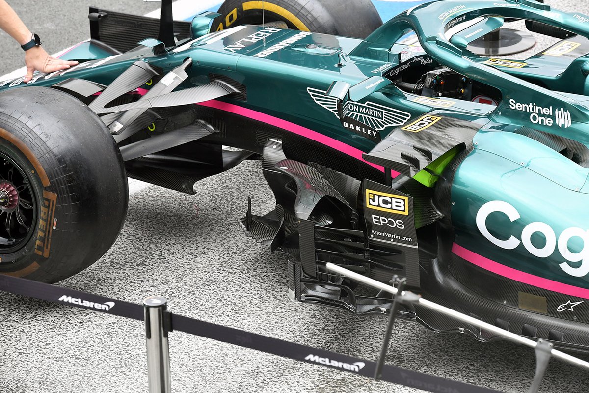 Detalle lateral del Aston Martin AMR21