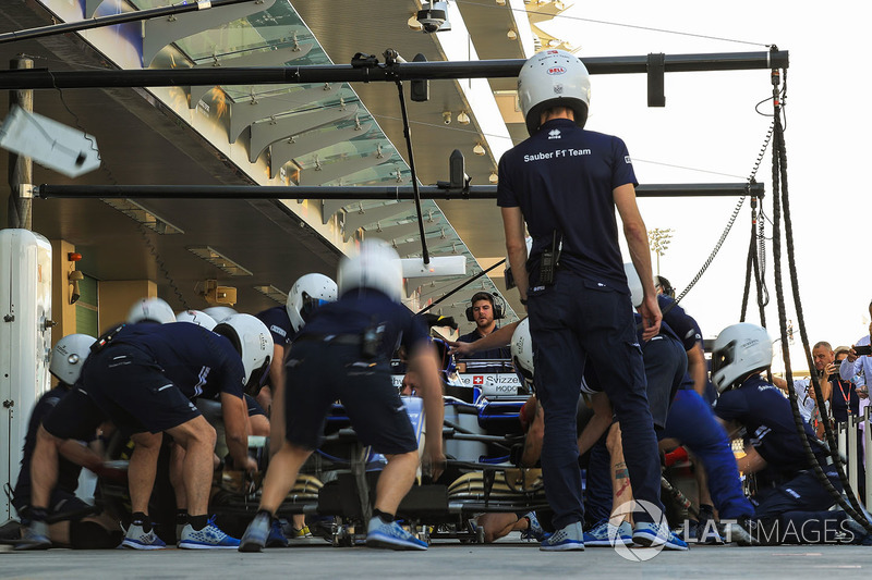 Sauber pit stop antrenmanı