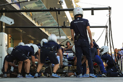 Sauber pit stop practice